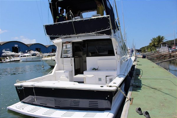 Lancha Carbrasmar 41 pés com Volvo D6 2015 (Refit 2018)