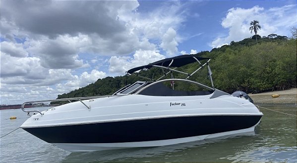 Lancha Focker 215 com motor Yamaha 4T - Super oportunidade