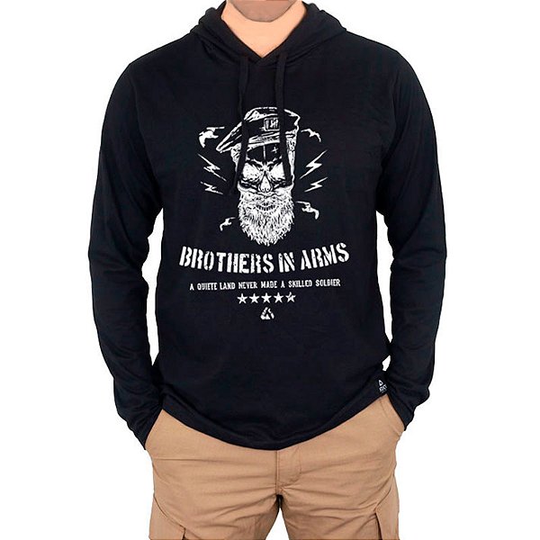 Camiseta Manga Longa com Capuz Estampada Brothers In Armas