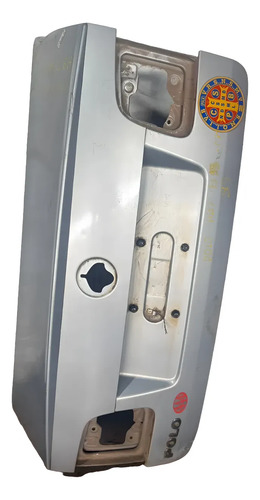 Tampa Traseira Porta Malas Polo Sedan 2003/2012 Detalhes Prateado