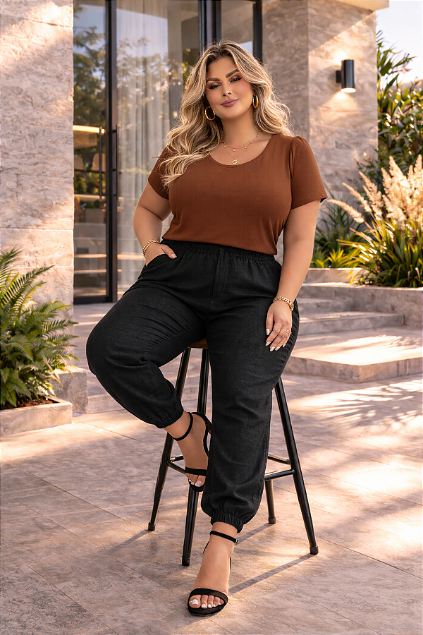 Calça Jogger de Viscolinho Preto Plus Size