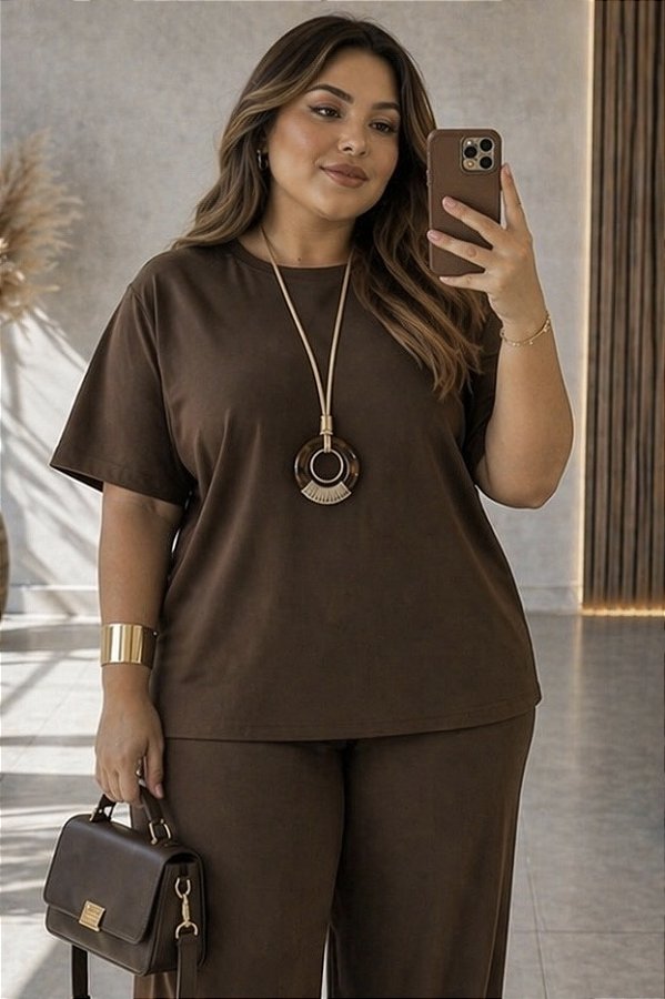 Blusa Sofia de Moletinho Chocolate Plus Size