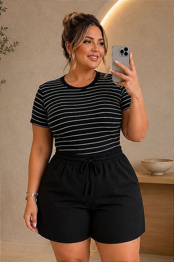 Blusa de Malha Canelada Preto com Listras Brancas Plus Size