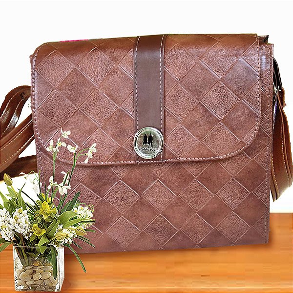 Bolsa Feminina Alça Transversal Pequena c/espaço água - Marrom Whisky