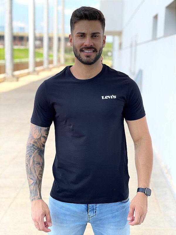 Camiseta Basica Preta Escritas No Peito - Levi's