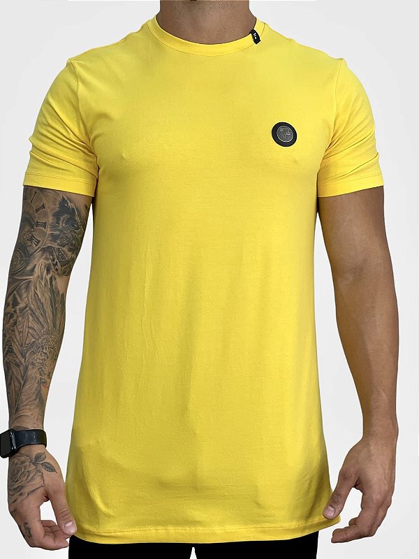 Camiseta Masculina Longline Amarela Plaqueta Ball Fint