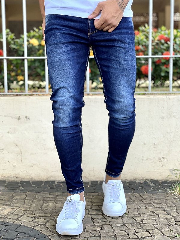 Calça Jeans Masculina Super Skinny Escura Sem Rasgo Detalhes tinta