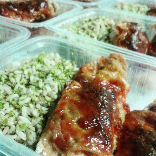Kit Arroz integral com brócolis + Frango à parmegiana light