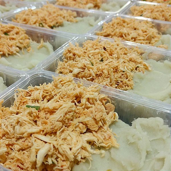 Frango desfiado com Purê de Batata doce