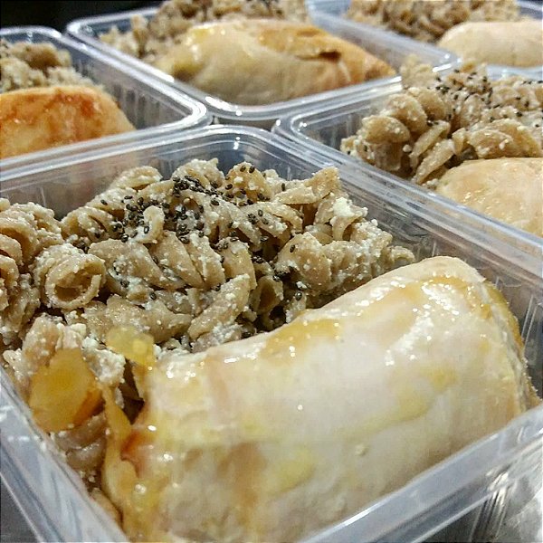 Kit Massa integral ao creme de ricota com frango à rolê