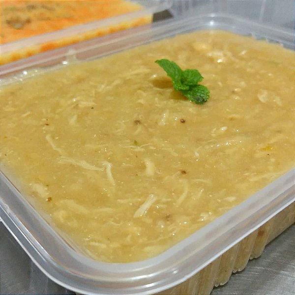 Sopa de batata doce com frango