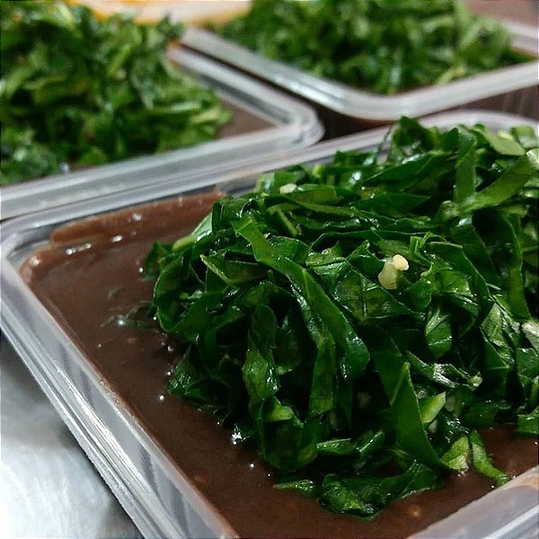 Sopa de feijão com couve