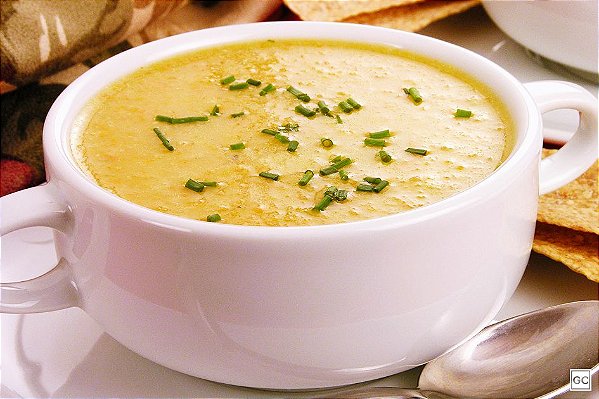 Sopa Cremosa de Queijo com Tomate Seco