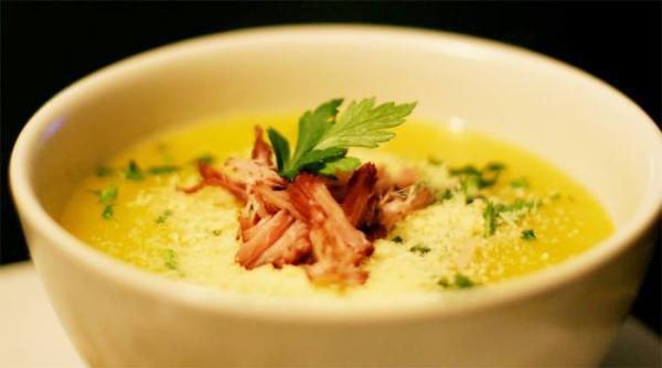 Sopa cremosa de Aipim com carne