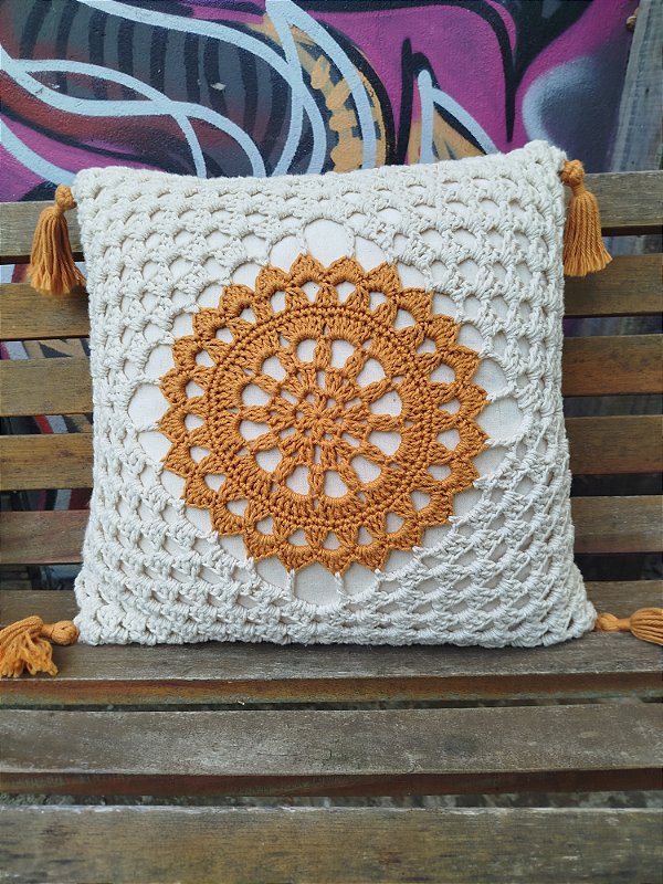 Almofada mandala mostarda