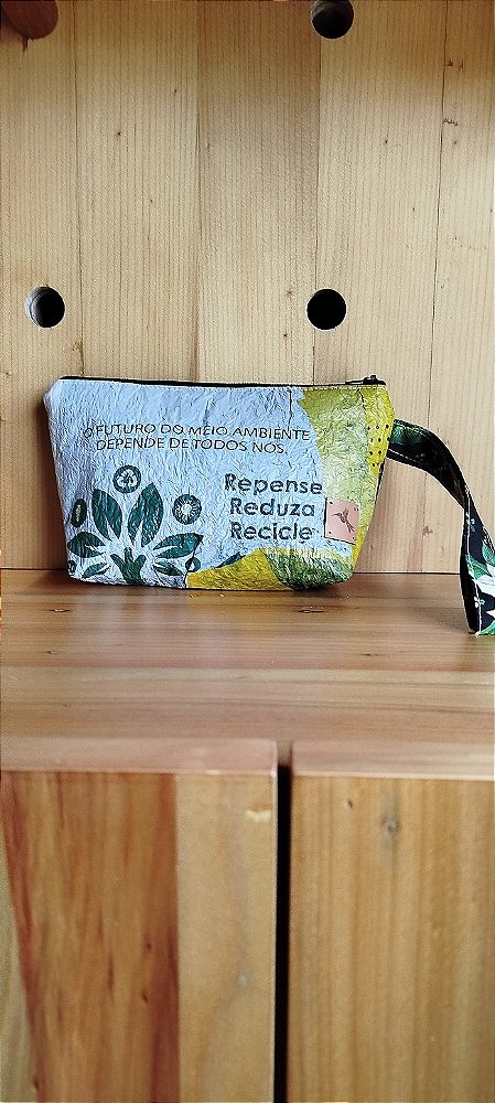 Necessaire