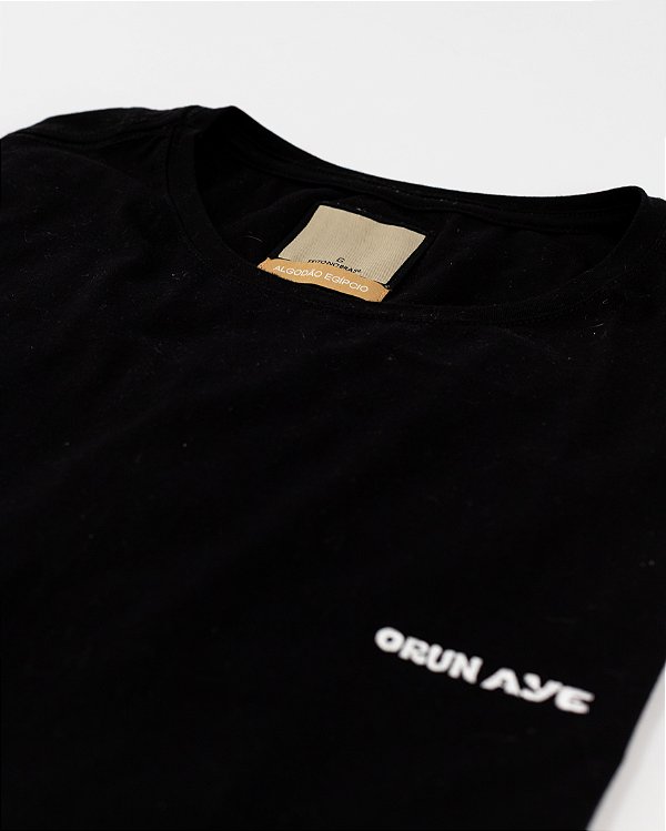 Camiseta Premium OrunAye – Logo Bordada