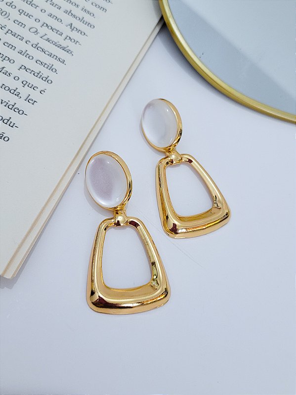 Brinco com Pedra Branca