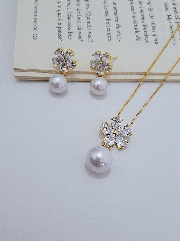 Conjunto Flor com Zircônias Cristal e Pérola Shell