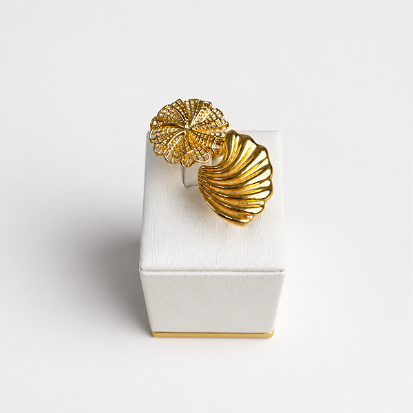 Expositor de Alianças Grande 5 x 7 - Corvin Premium - Off White com Friso Dourado