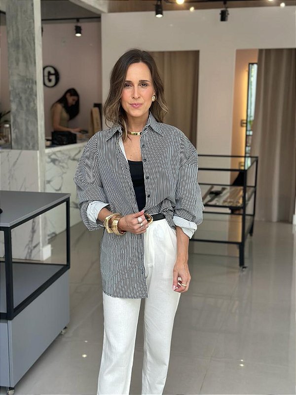 Camisa Feminina Oversized Tricoline Listrada Preto e Branco