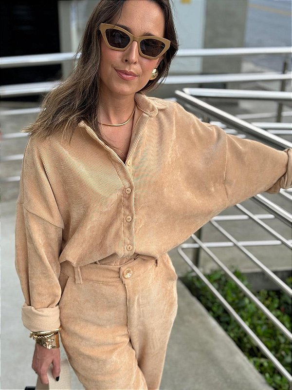 Camisa Feminina Oversized Veludo Camel