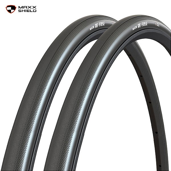 Par de Pneus Maxxis RE-FUSE 700x25C Dobrável Maxxshield Preto