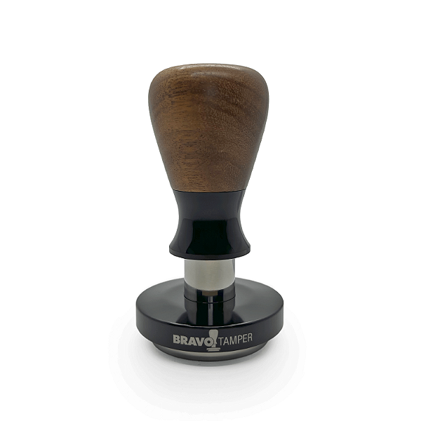 Tamper Bravo de Madeira Bálsamo | Punho Preto Brilho | Base Preto Brilho