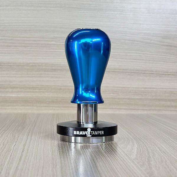 Tamper Bravo com Punho de Alumínio Azul e Base Preto - Outlet