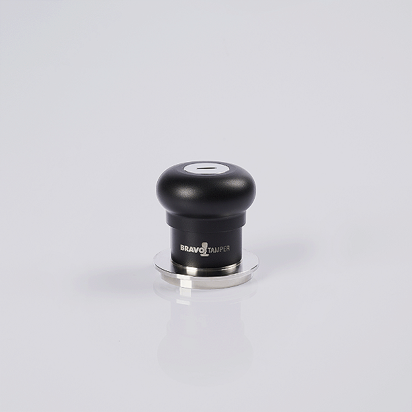 Mini Tamper Bravo com Punho de Alumínio Preto Fosco e Saia Preta