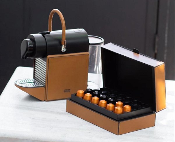 Maquina Nespresso Pixie revestida em couro