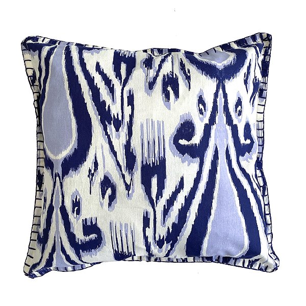 Capa de Almofada Ikat azul e branco pesponto azul 48x48 cm