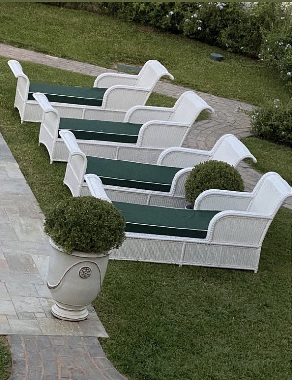 Chaise longue em fibra (sem almofada)