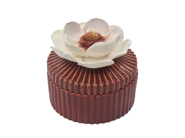 Bomboniére texturizada com vela e aplicação de flor