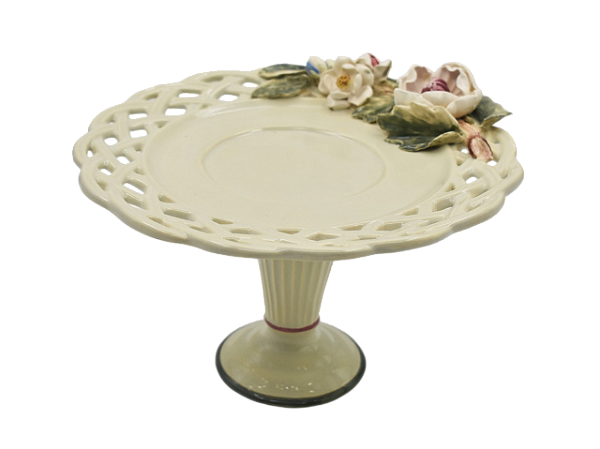 Boleira com pé Provence com aplicação de rosas P