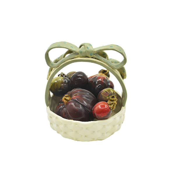 Mini cesto com legumes e alça com laço