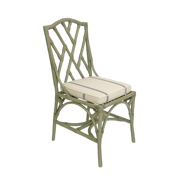 Cadeira em rattan tradicional verde antigo
