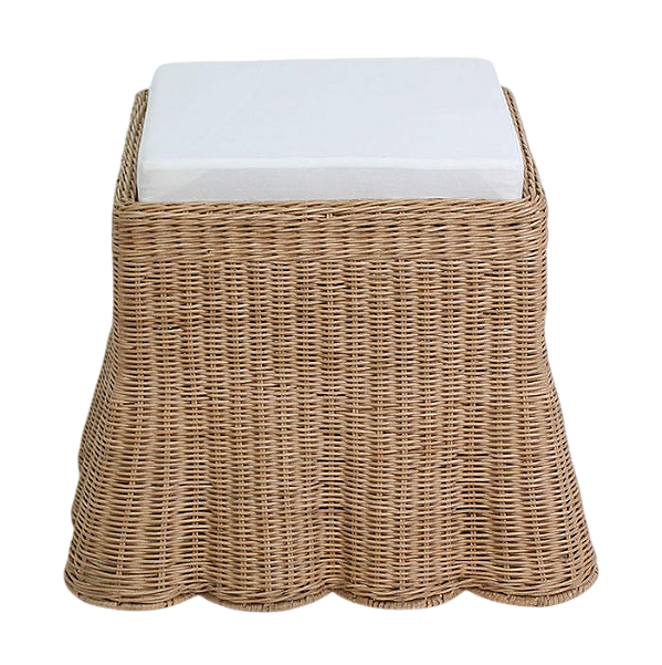 Banco com saia ondulada em rattan