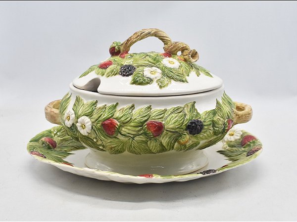 Sopeira relevo morango