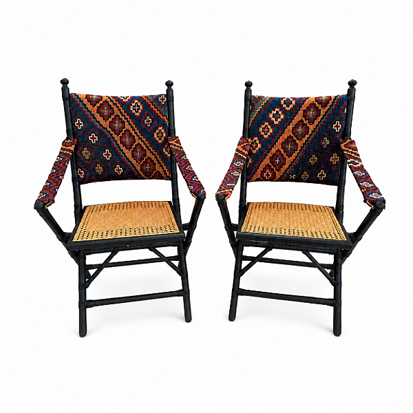 Par de cadeiras em bambu com tecido kilim