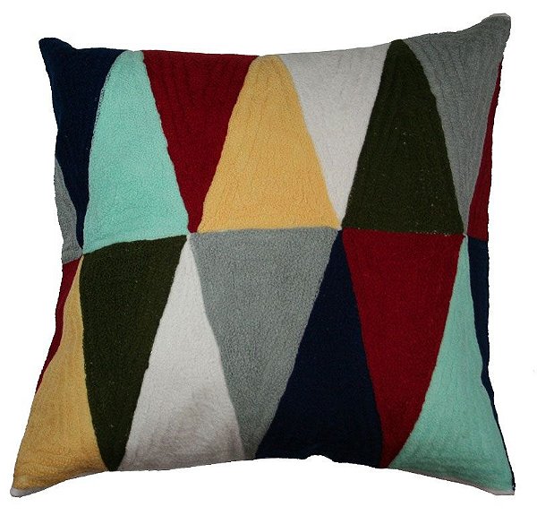 Capa de Almofada triângulos coloridos bordada 48x48 cm