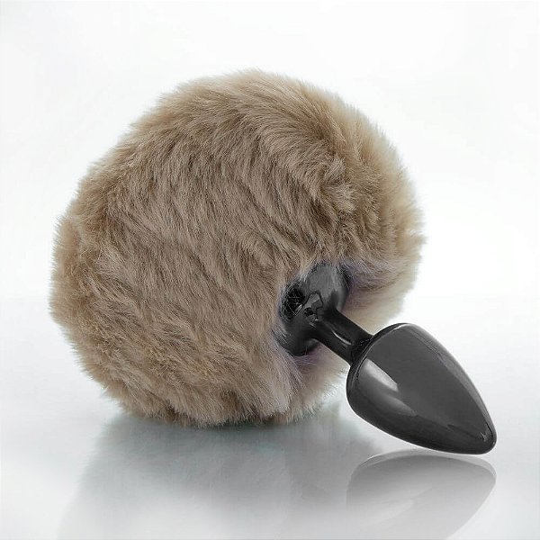 Plug Preto Com Pompom Pelúcia Hard  - Bege