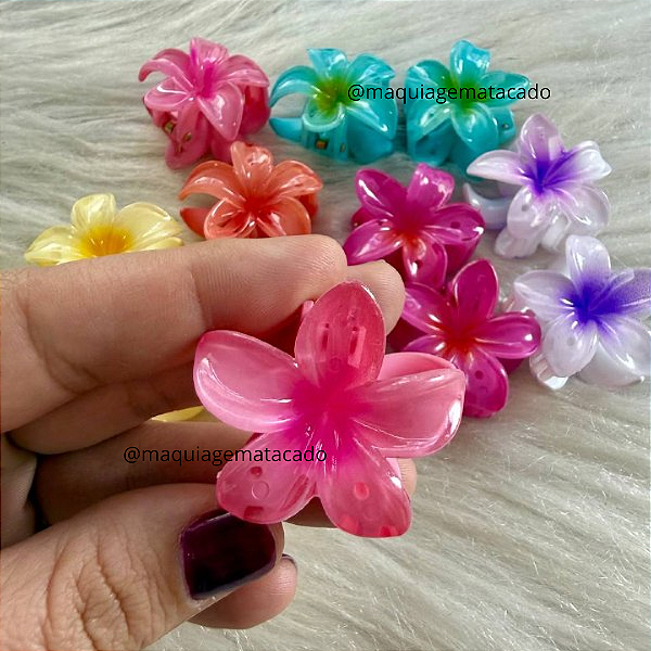 12 Unidades Piranha de Flor Para Cabelo Pequena Cor Aleatória Atacado Box Fechado