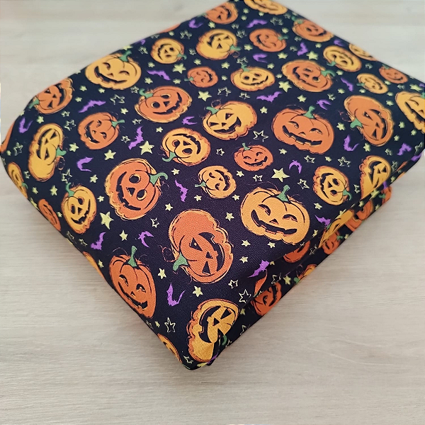 Tricoline Dig. Halloween abóboras fundo preto 50x150cm - Un