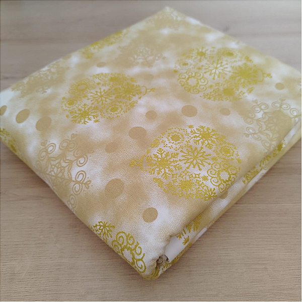 Tricoline estampado bolas de natal  fundo bege 50x150cm - Un