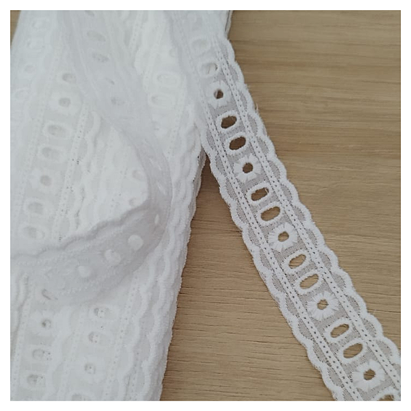 Passa Fita Branco – Modelo PA008 – 23 mm x 13,7m