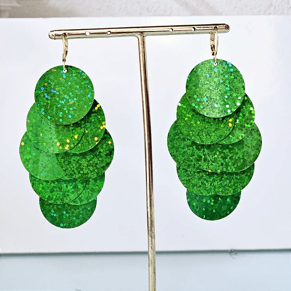 Brinco escama de paetê verde