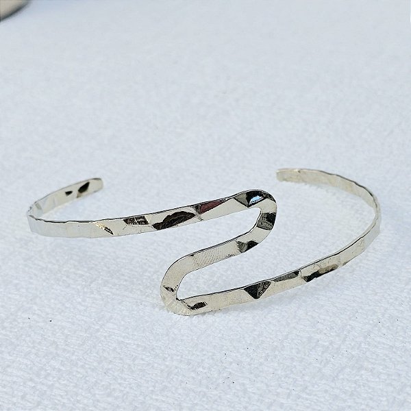 Bracelete martelado braço superior prata