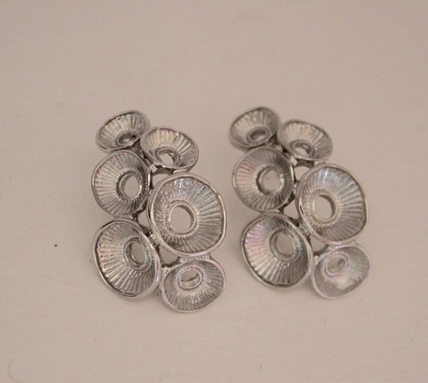 Brinco mini círculos prata