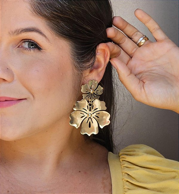 Brinco flor havaiana